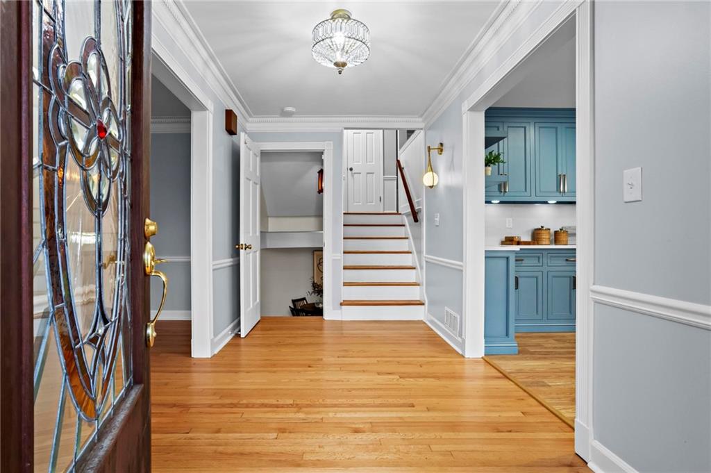 905 Edgewater Trail