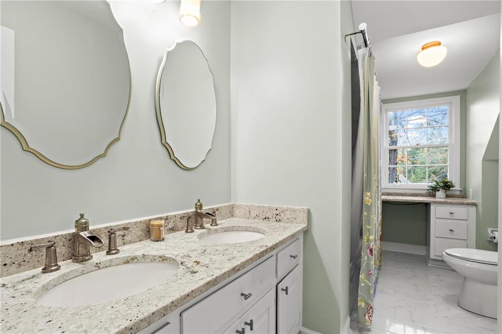 905 Edgewater Trail