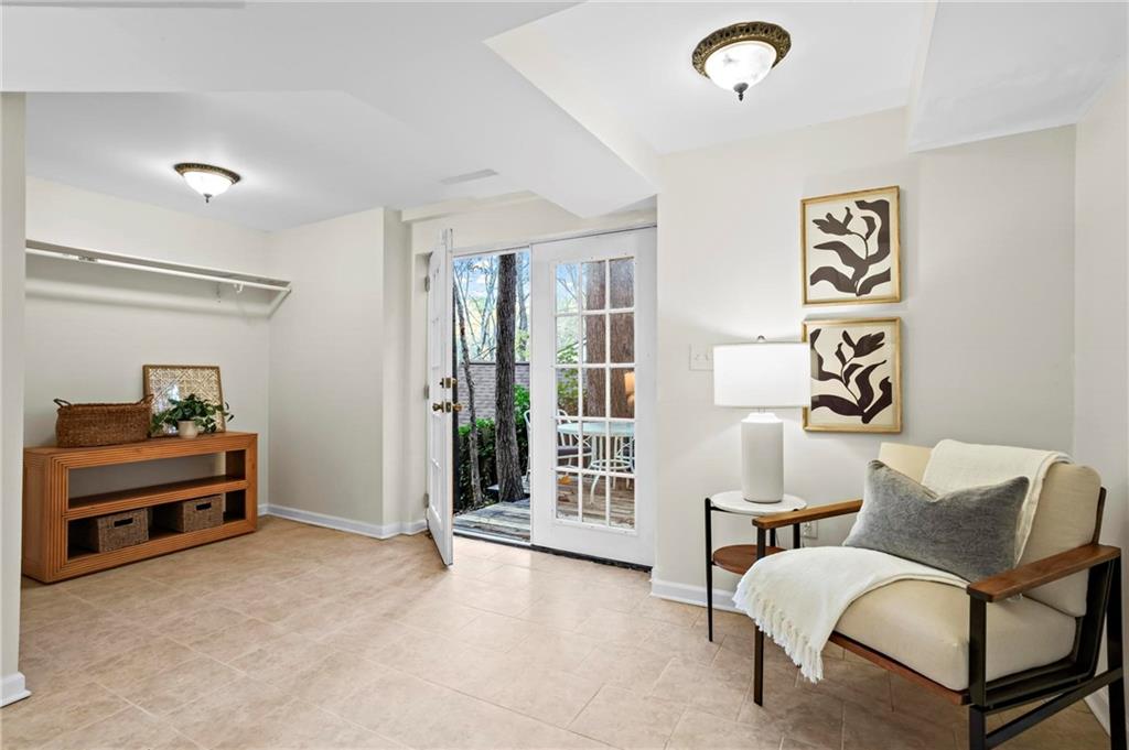 905 Edgewater Trail