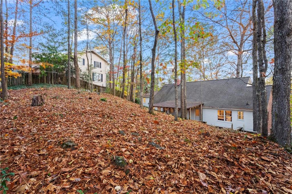 905 Edgewater Trail