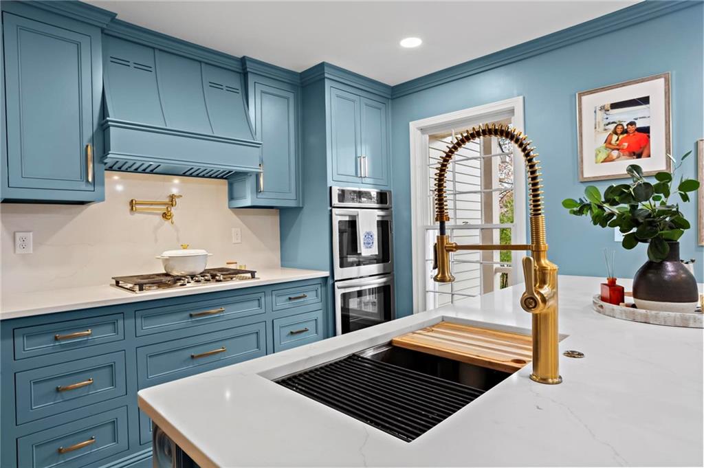 905 Edgewater Trail