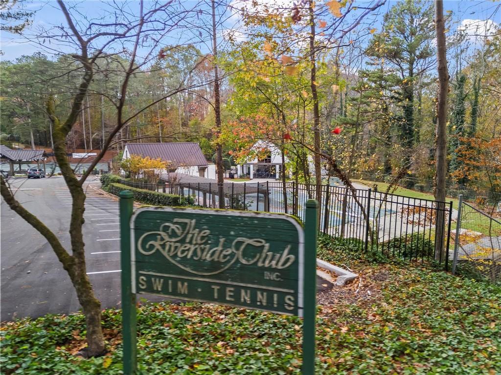905 Edgewater Trail
