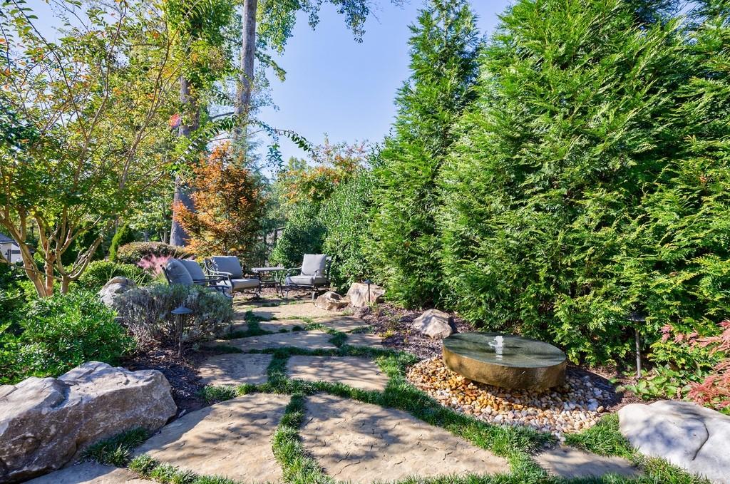 230 Chastain Park Drive NE