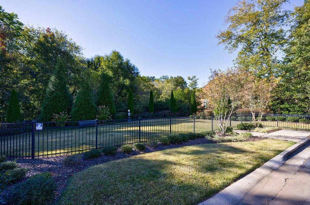 230 Chastain Park Drive NE