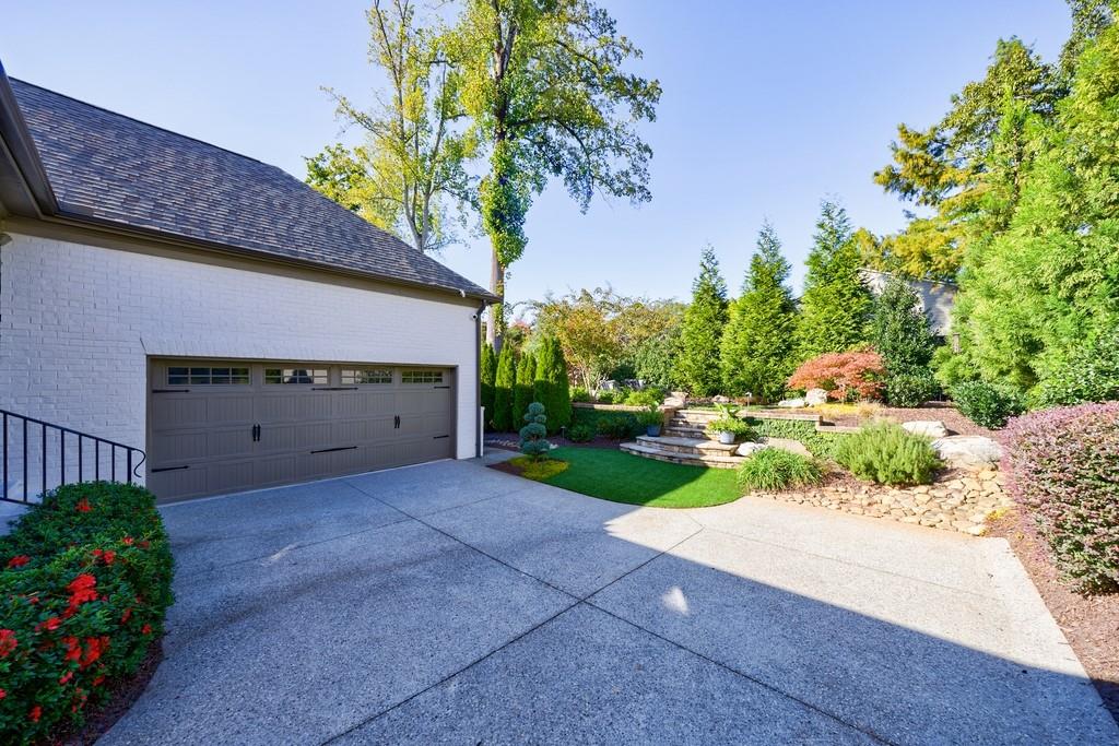 230 Chastain Park Drive NE