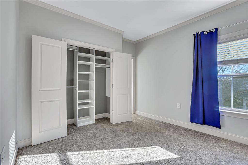 225 Carlyle Park Drive NE