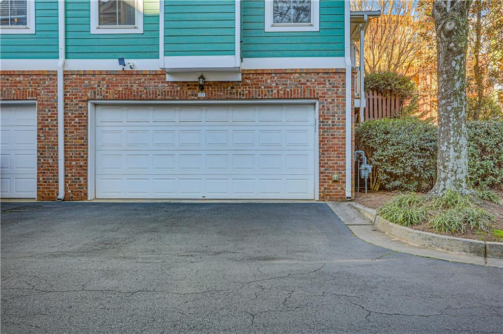 225 Carlyle Park Drive NE