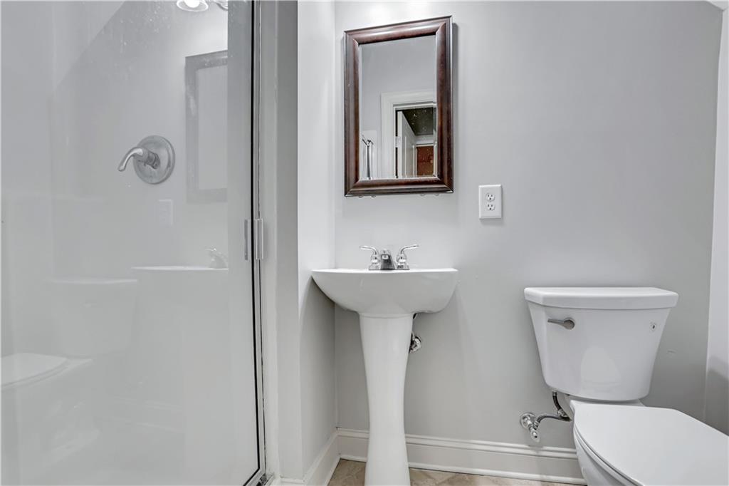 225 Carlyle Park Drive NE