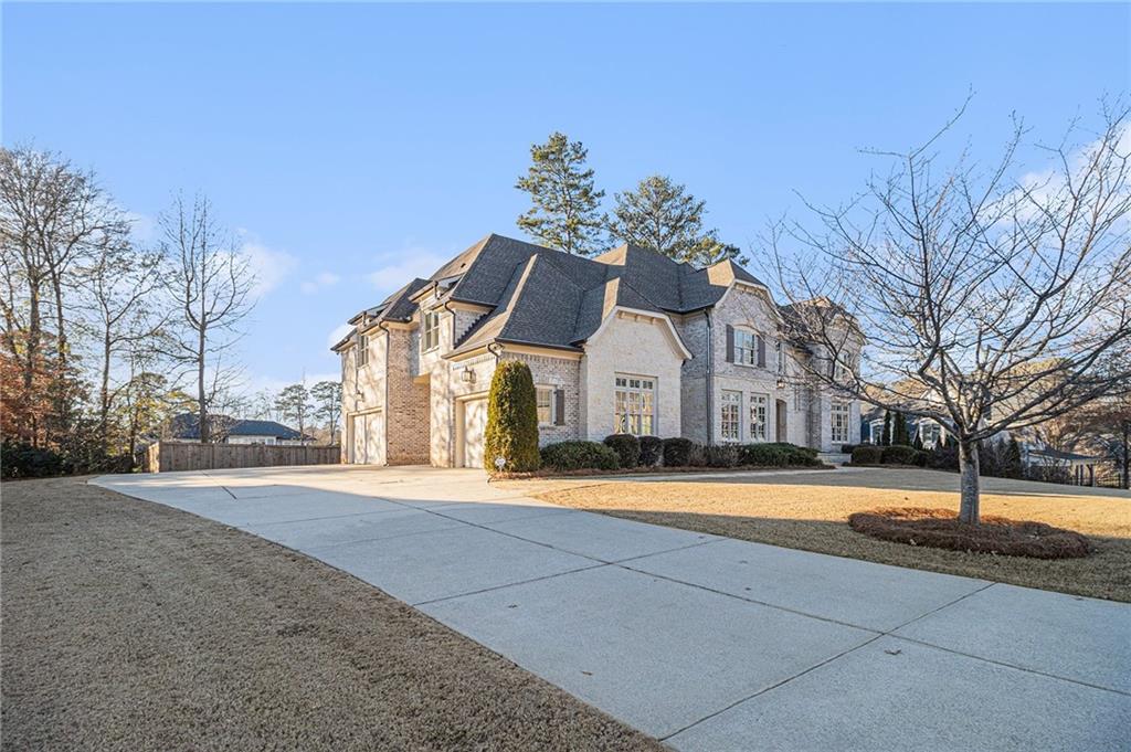 3862 Stratford Park Drive NE