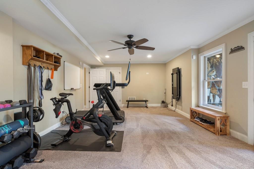 1240 Woodlawn Drive NE