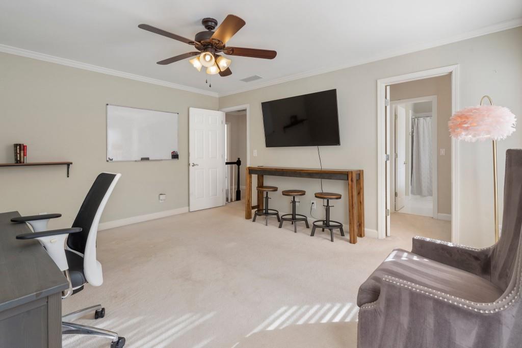 1240 Woodlawn Drive NE