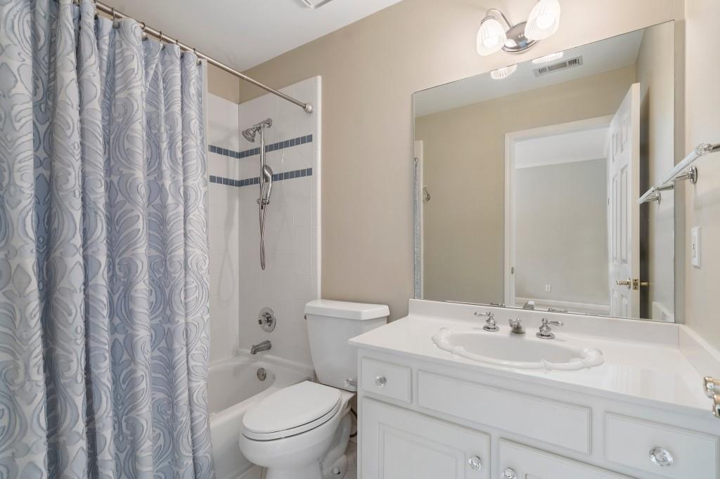 1240 Woodlawn Drive NE