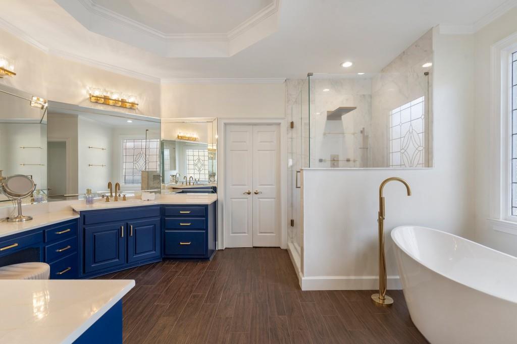 1240 Woodlawn Drive NE