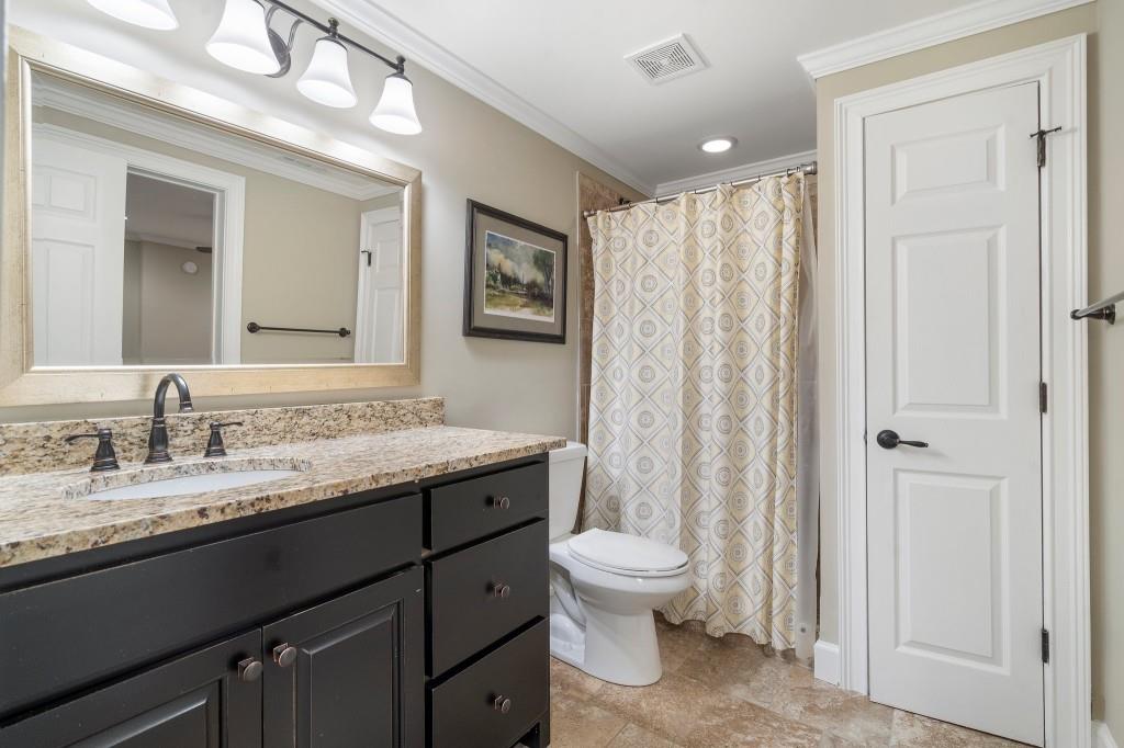 1240 Woodlawn Drive NE