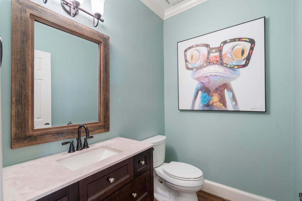 1240 Woodlawn Drive NE