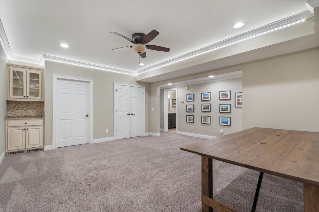 1240 Woodlawn Drive NE