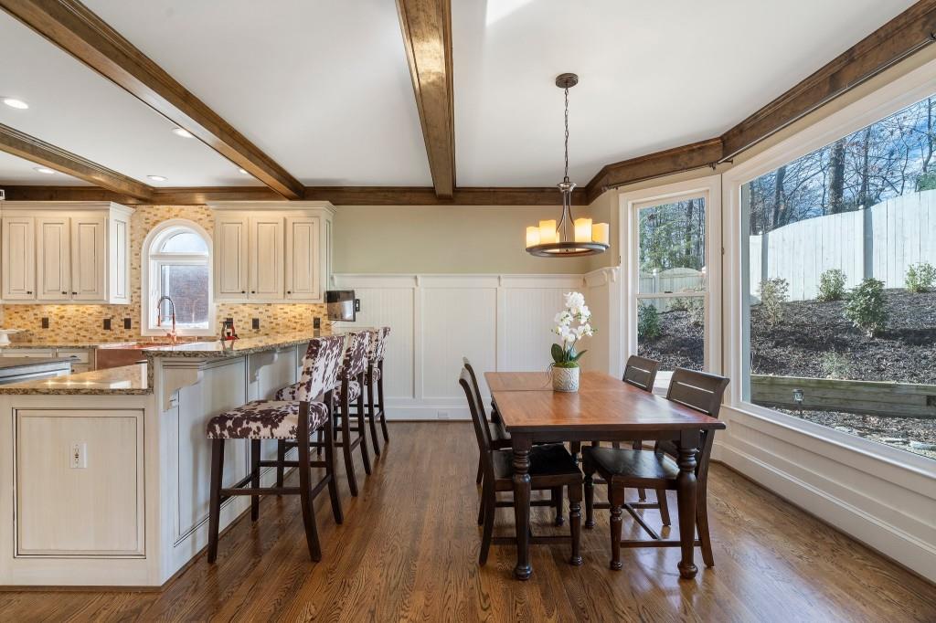 1240 Woodlawn Drive NE