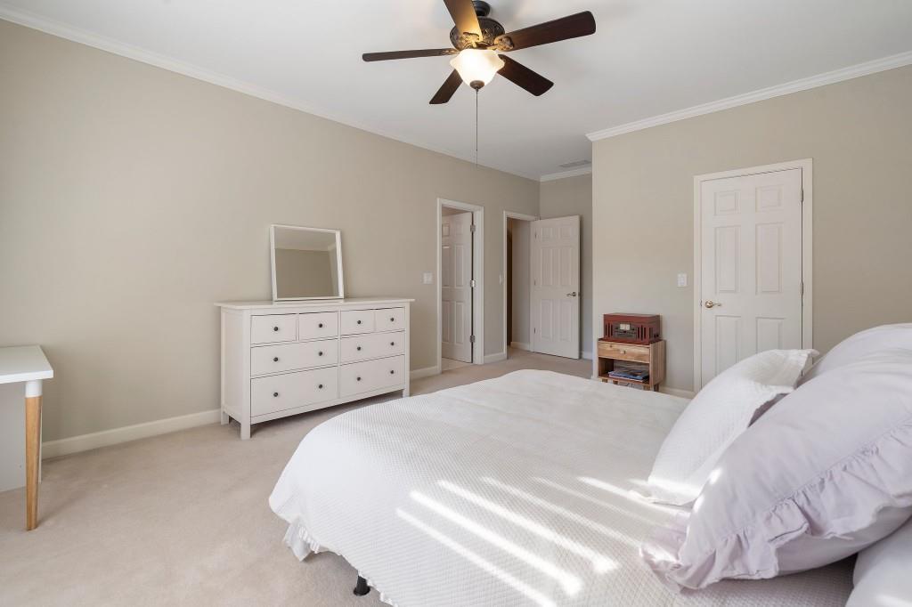 1240 Woodlawn Drive NE