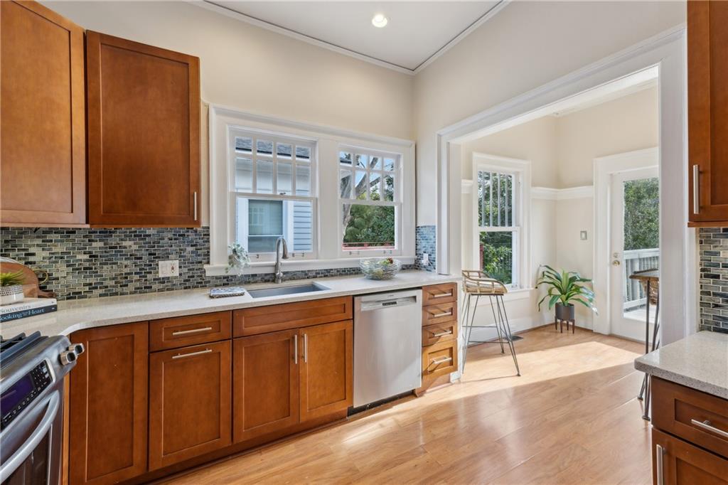 411 N Highland Avenue NE