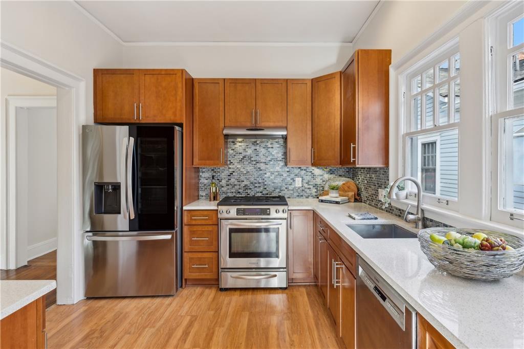 411 N Highland Avenue NE