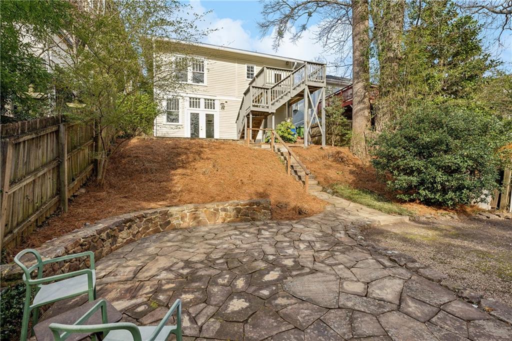 411 N Highland Avenue NE