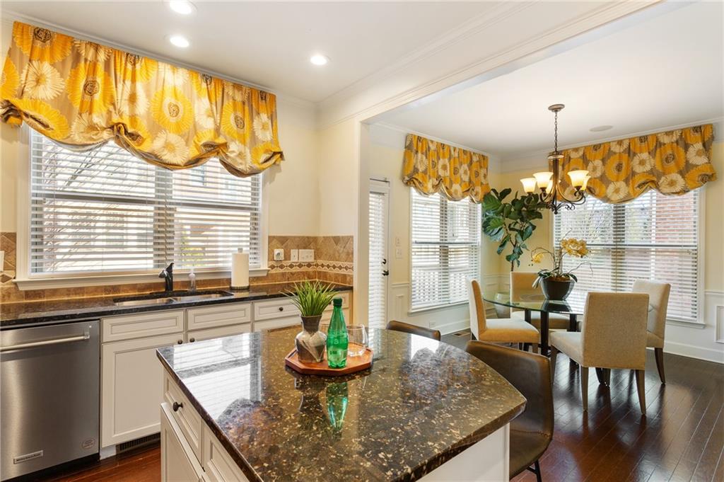 3276 Ferncliff Lane