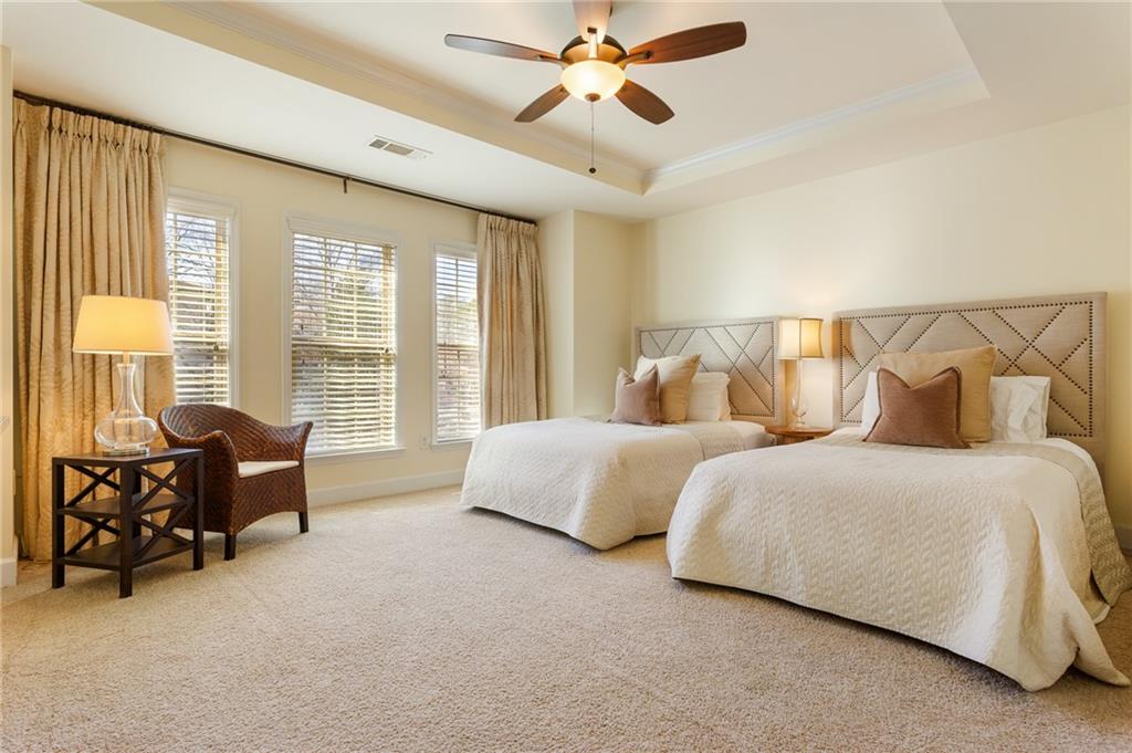 3276 Ferncliff Lane