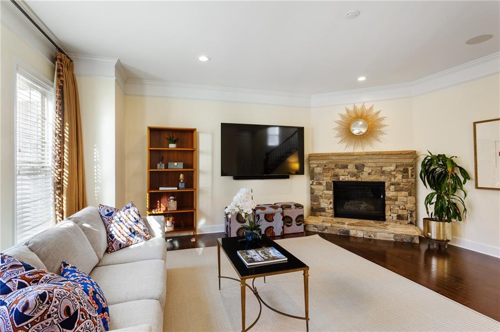 3276 Ferncliff Lane