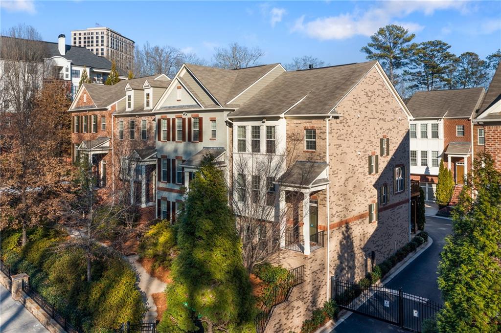 3276 Ferncliff Lane
