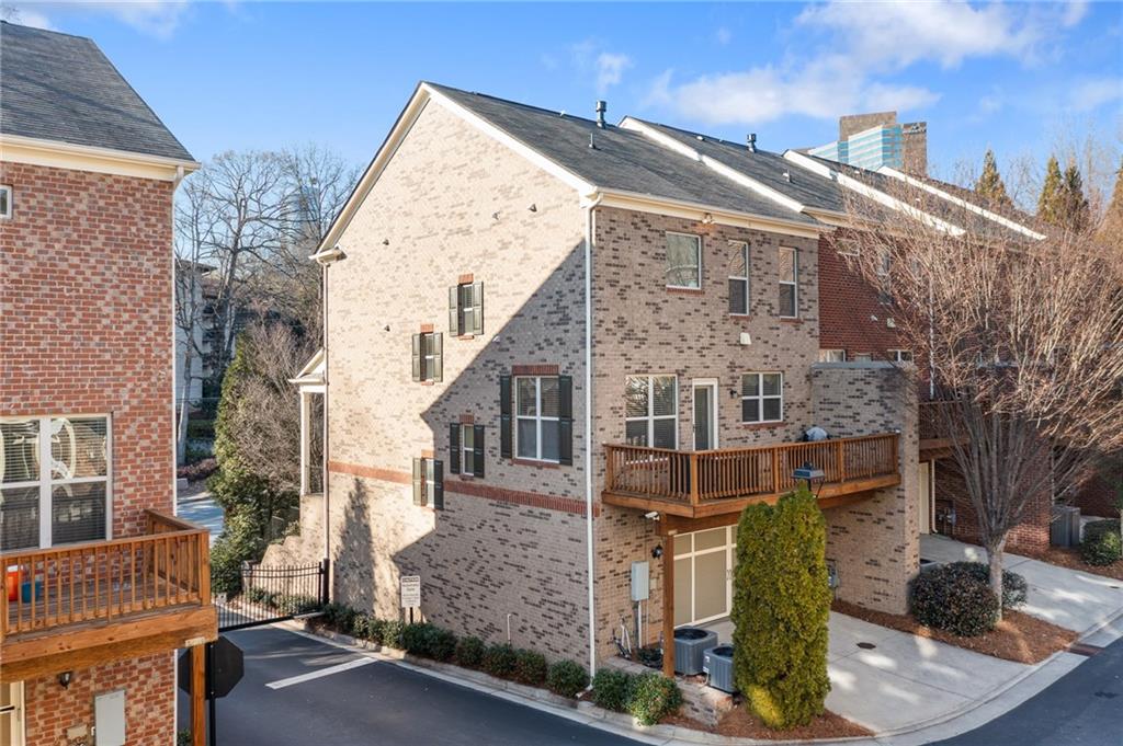 3276 Ferncliff Lane