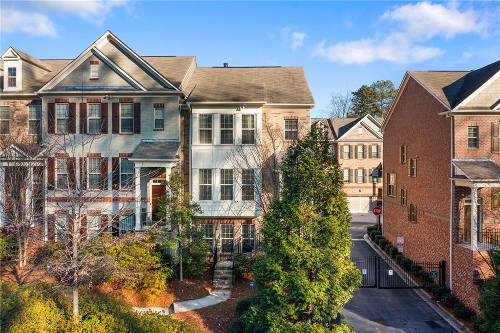 3276 Ferncliff Lane