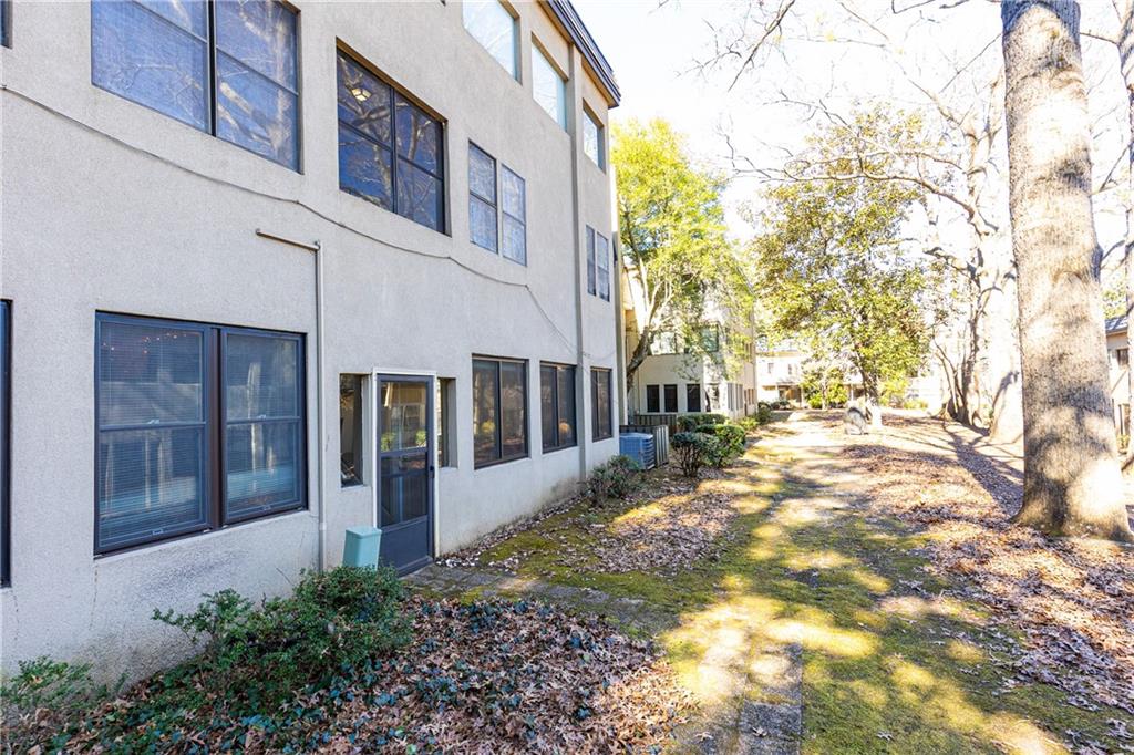 83 Chaumont Square NW
