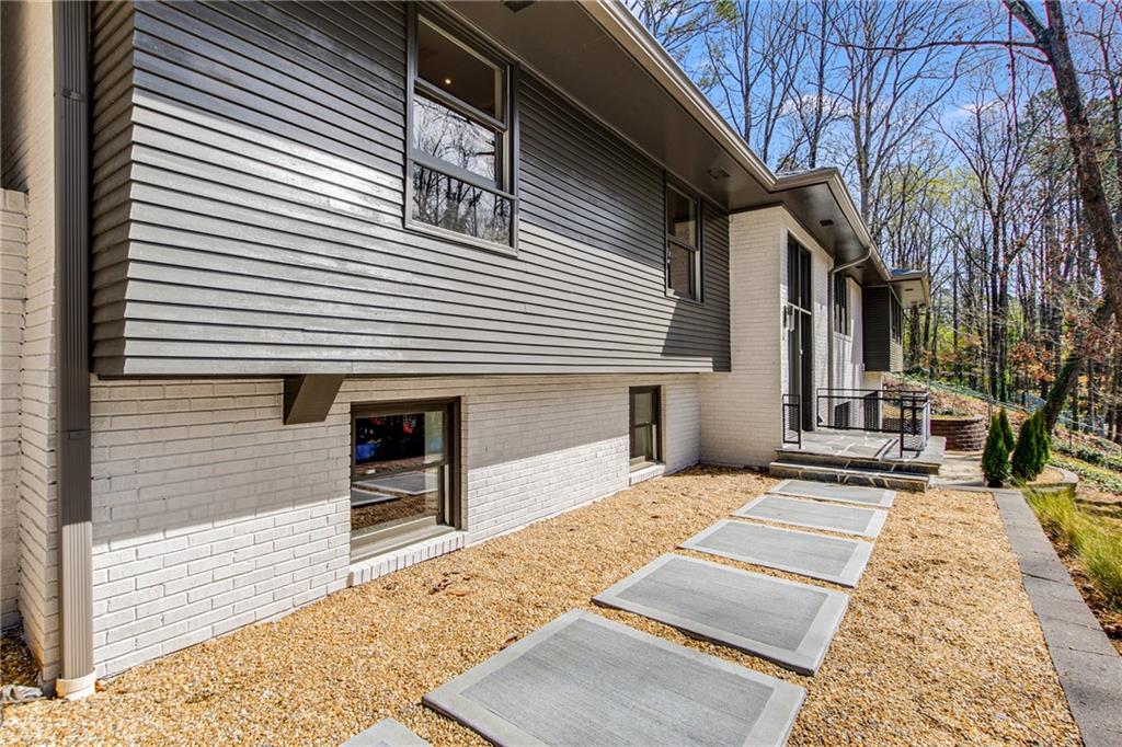 110 Maryeanna Drive NE