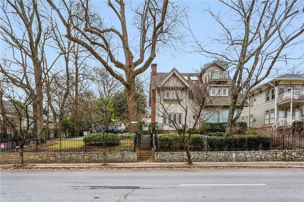 381 10th Street NE Unit 5
