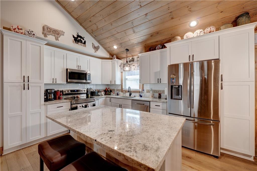 48 Elmwood Circle