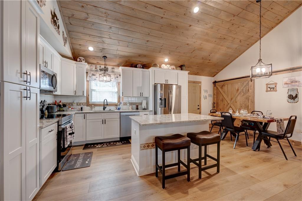 48 Elmwood Circle