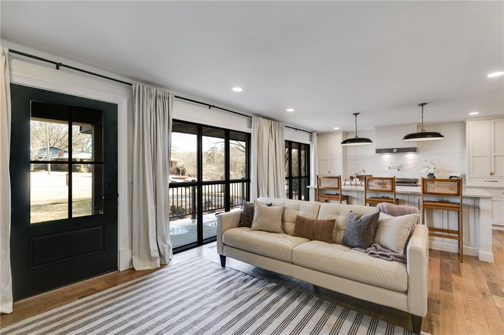 109 Lakeview Drive