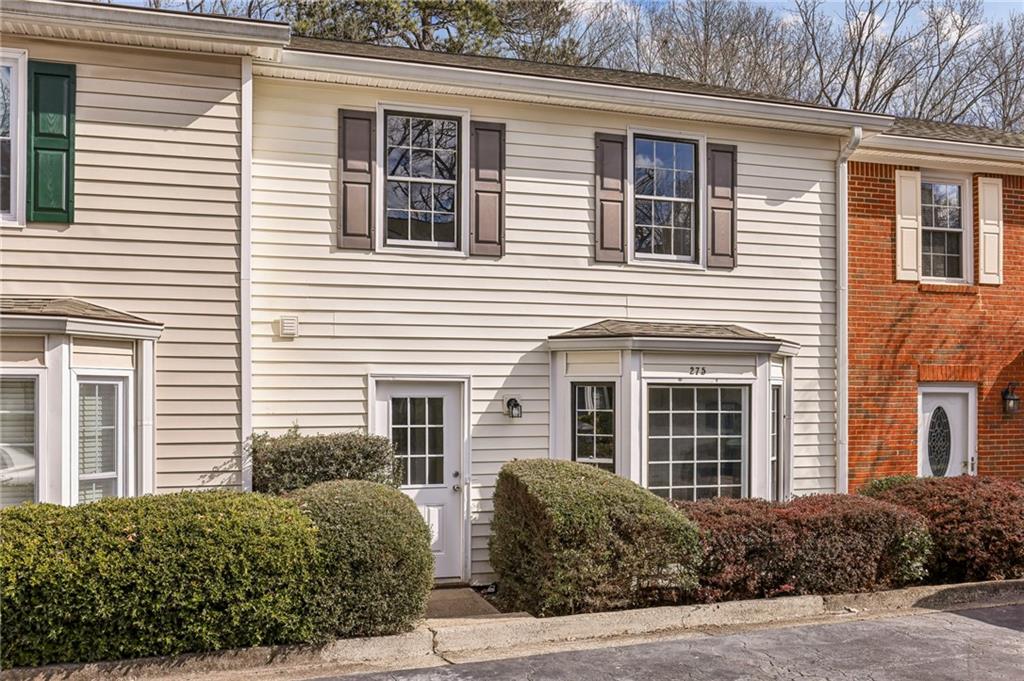 275 Shaded Oaks Lane SE