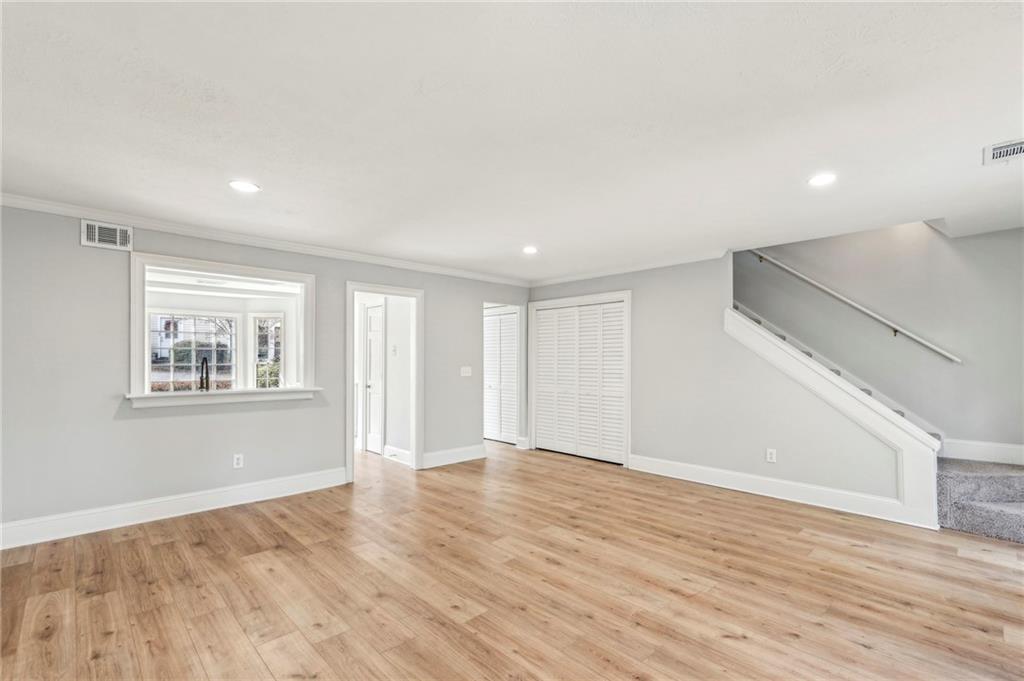 275 Shaded Oaks Lane SE