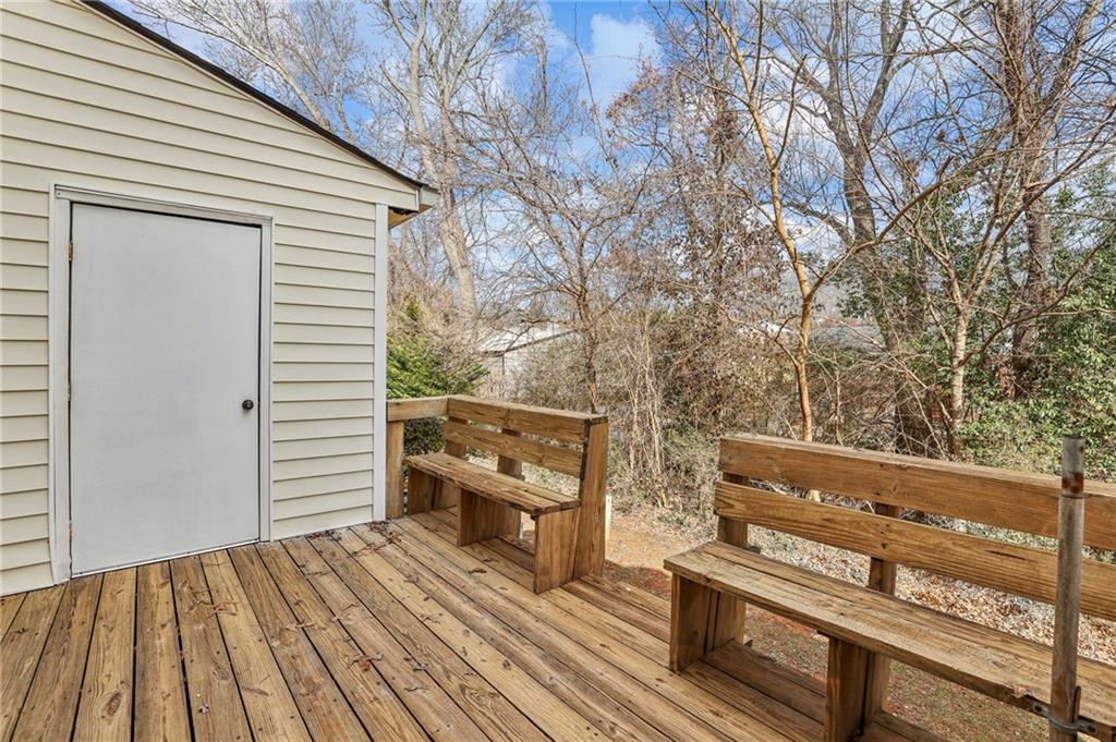 275 Shaded Oaks Lane SE