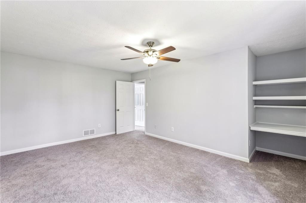 275 Shaded Oaks Lane SE
