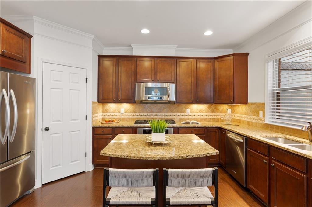 3261 Ferncliff Lane