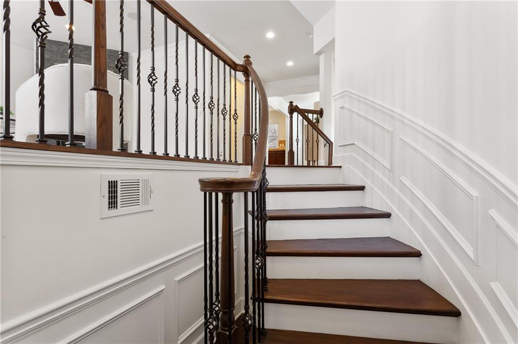 3261 Ferncliff Lane