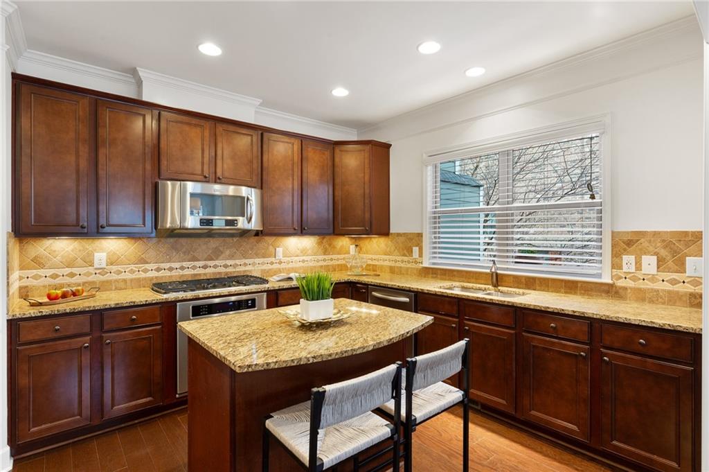 3261 Ferncliff Lane