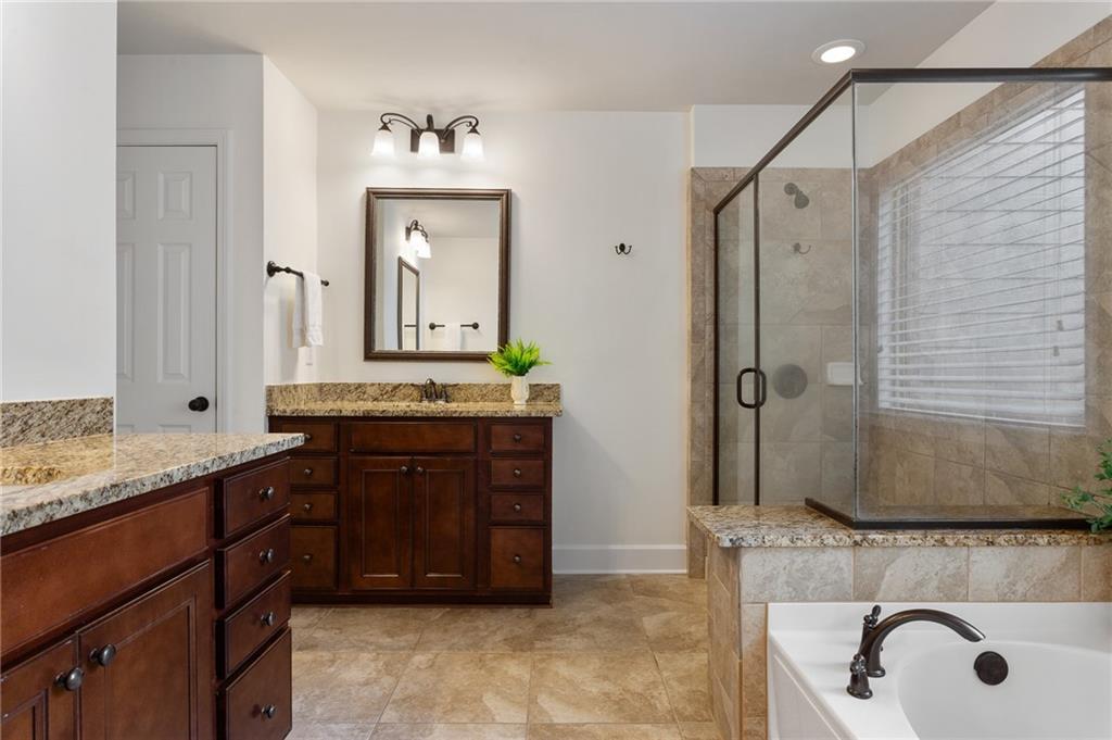 3261 Ferncliff Lane
