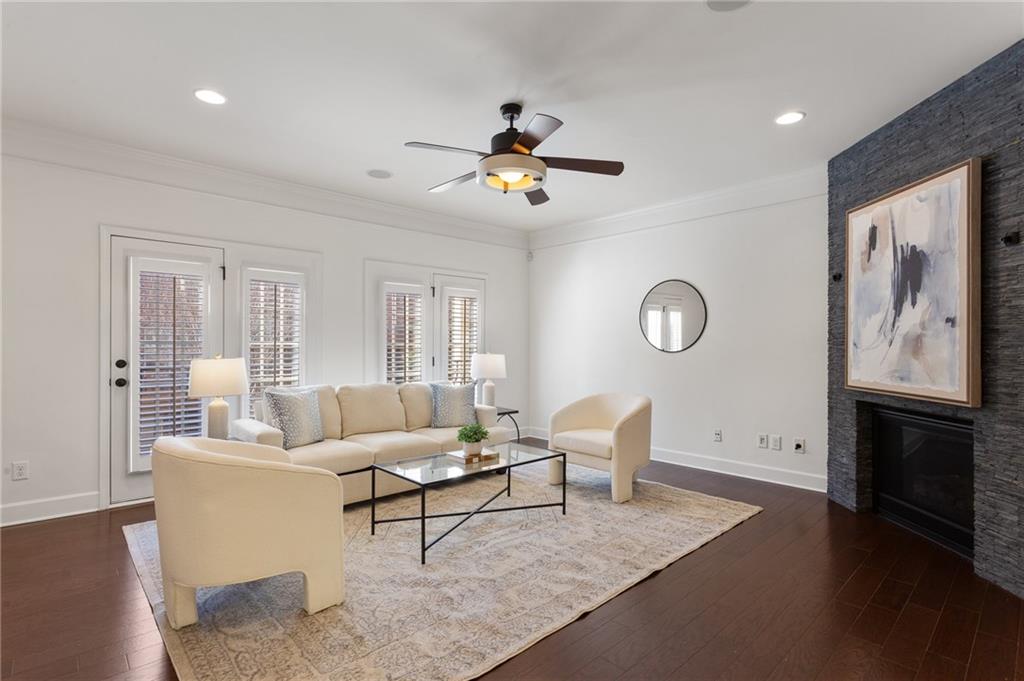 3261 Ferncliff Lane