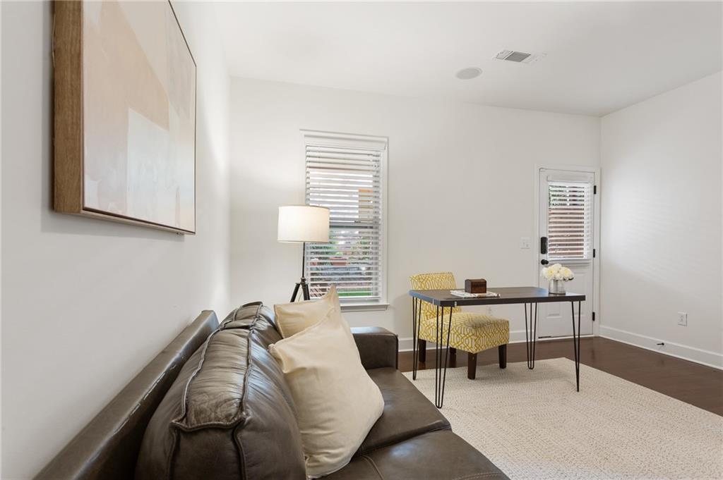 3261 Ferncliff Lane