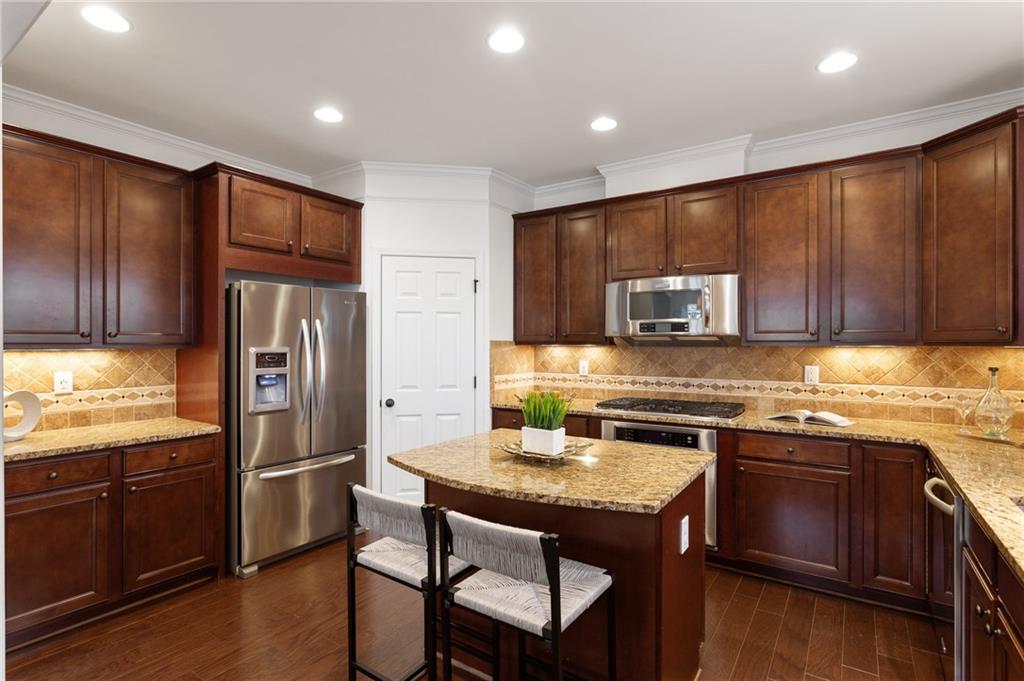 3261 Ferncliff Lane