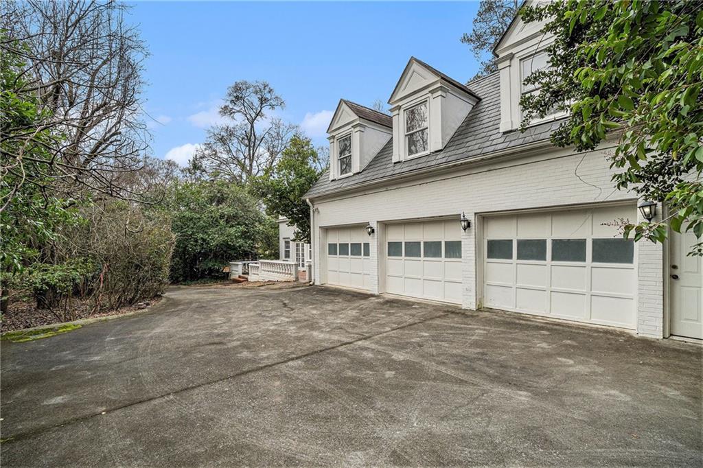 7 W Andrews Drive NW