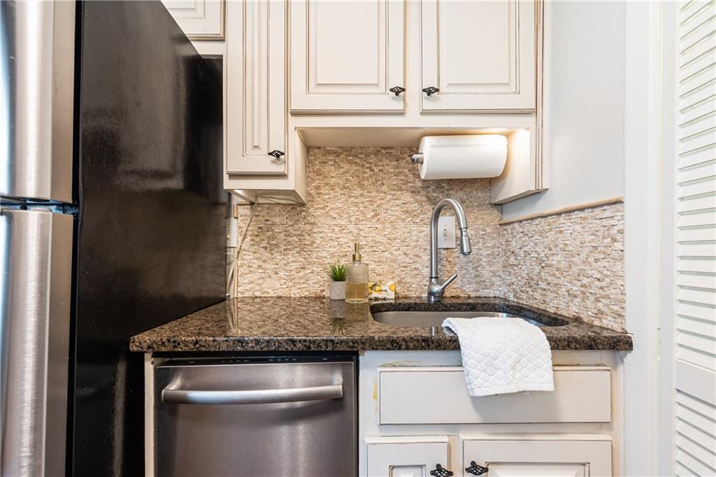 100 Biscayne Drive NW Unit 4